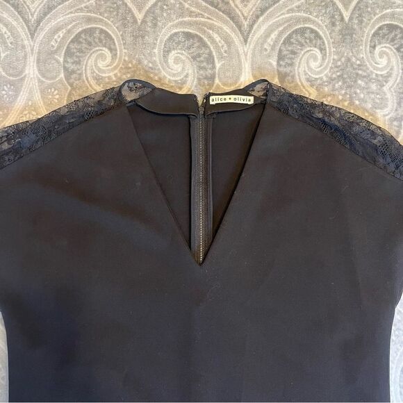Alice + Olivia Black Relaxed Lace Details Mini Dress - Picture 3 of 3